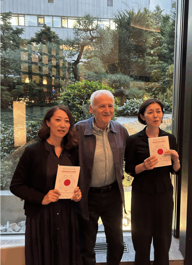 Takako-san, Mami-san et Bruno Bréchemier